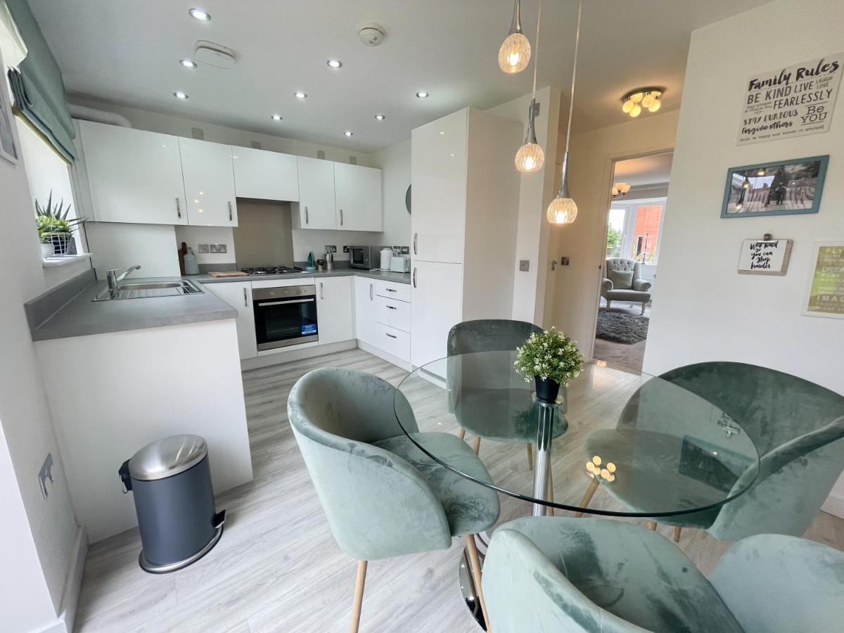 Newly Developed 3 Bedroom Home Glasgow Exterior foto